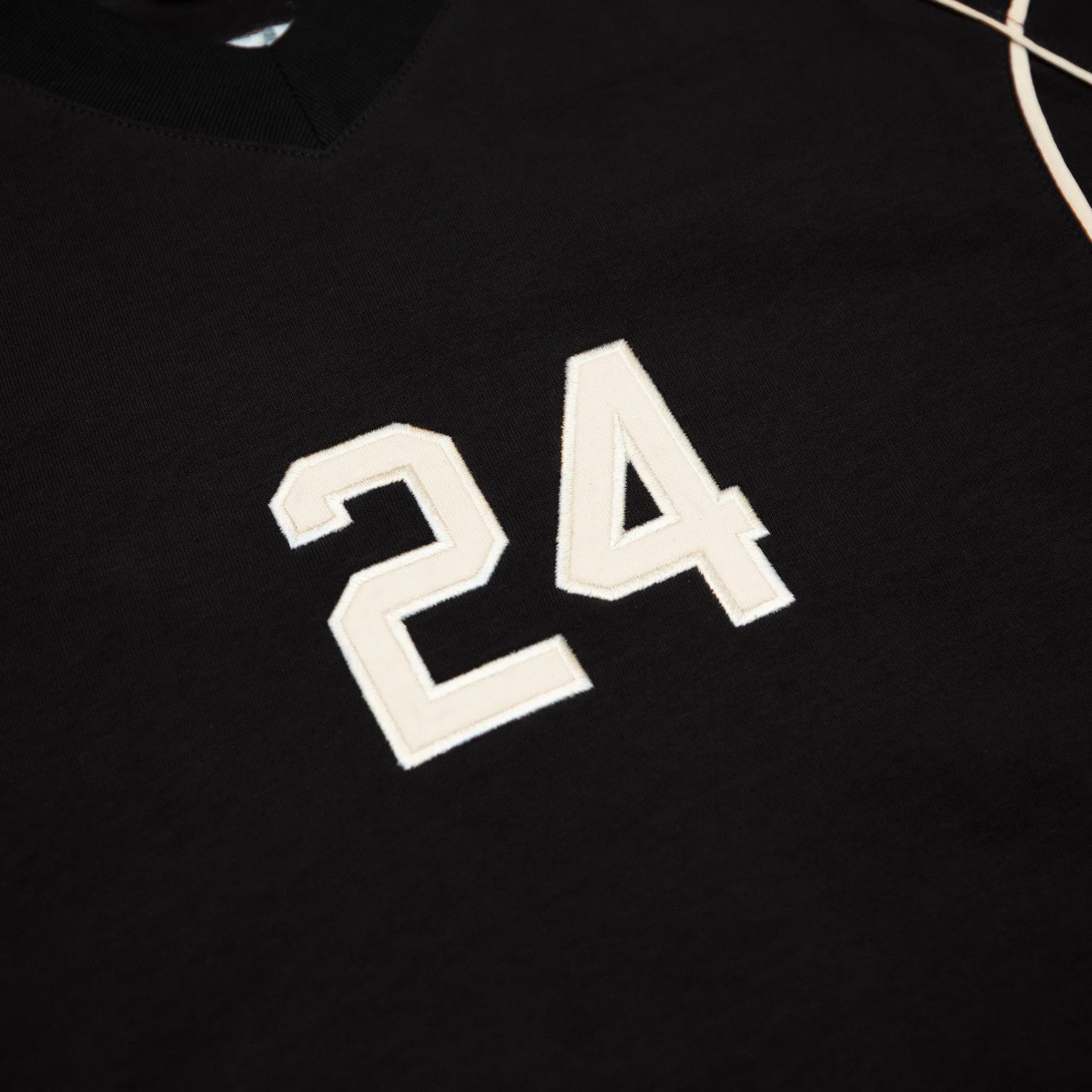 24 TEE - BLACK