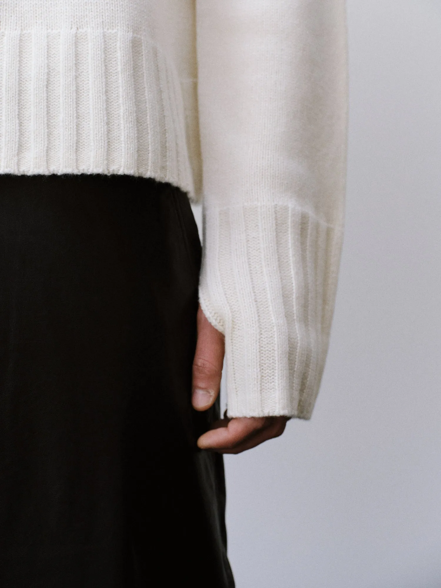 (EQUILIBRIUM) (UNISEX) LEVI CASHMERE WOOL KNIT (WHITE)