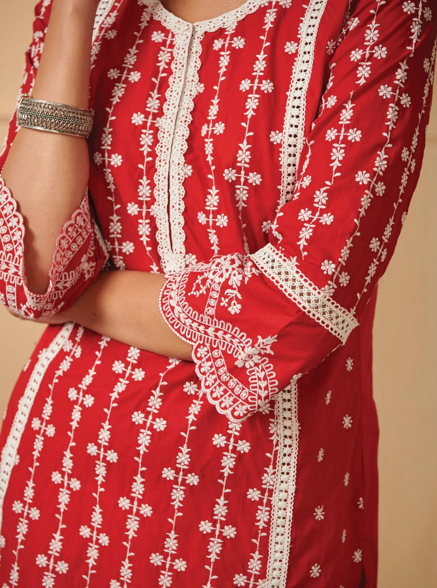 Mulmul Cotton Laiqa Red Kurta With Mulmul Cotton Floral Organza Panelled White Salwar