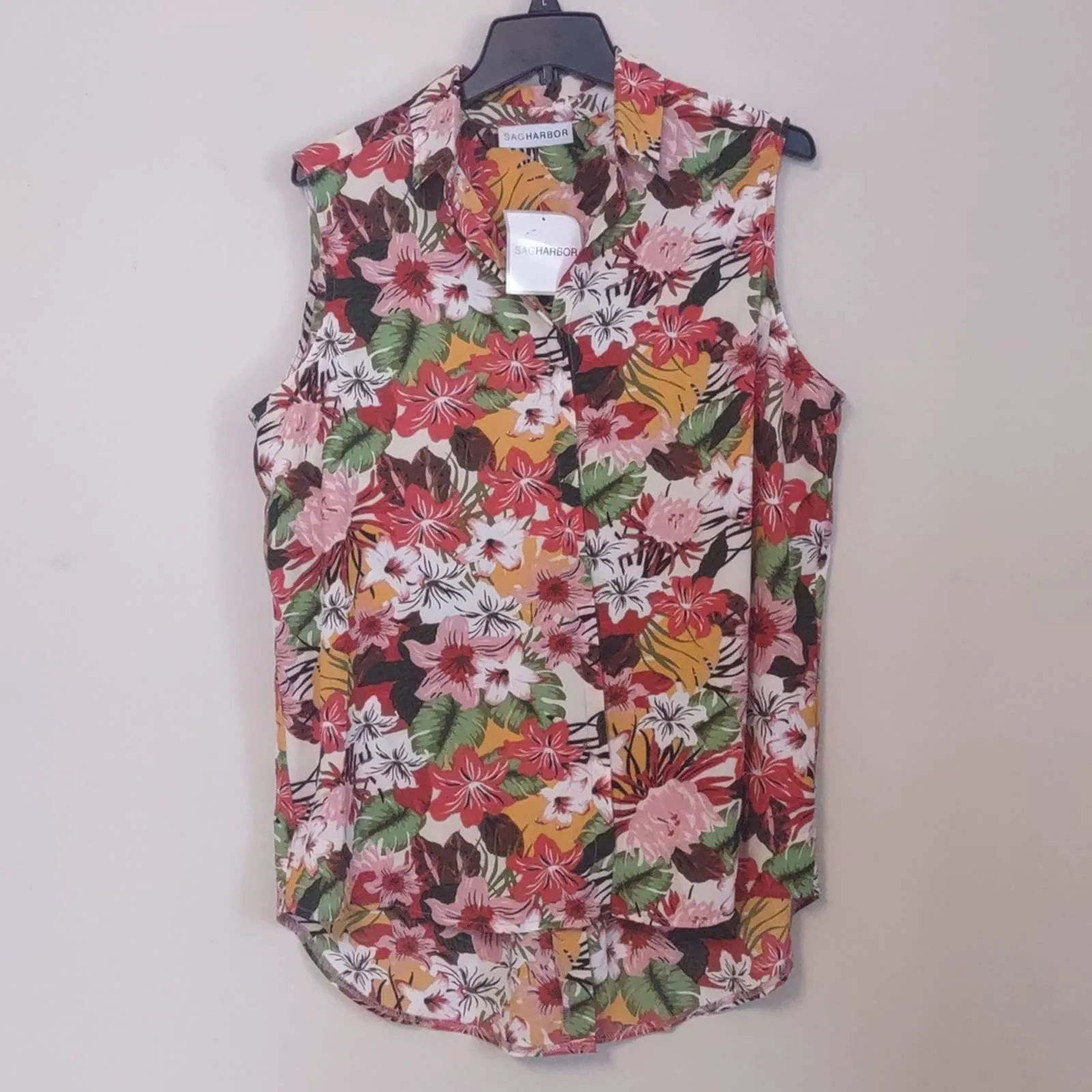 Sag Harbor Button Back Detail Floral Blouse